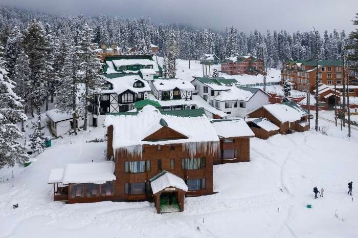 kashmir-winter-2025-package-cover-travelkar1752875393.jpg